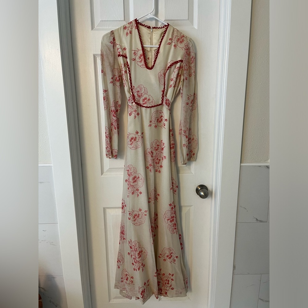 Vintage maxi dress with tie waist and embroidery